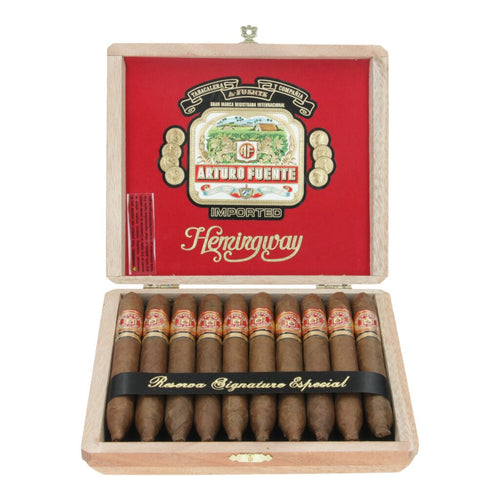 AF Hemingway Signature I Nat cigars by ARTURO FUENTE